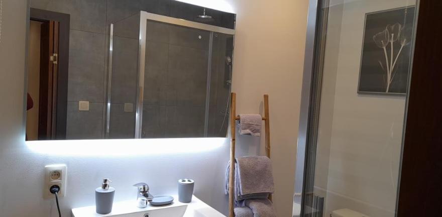 Place 86 La Reid Екстериор снимка